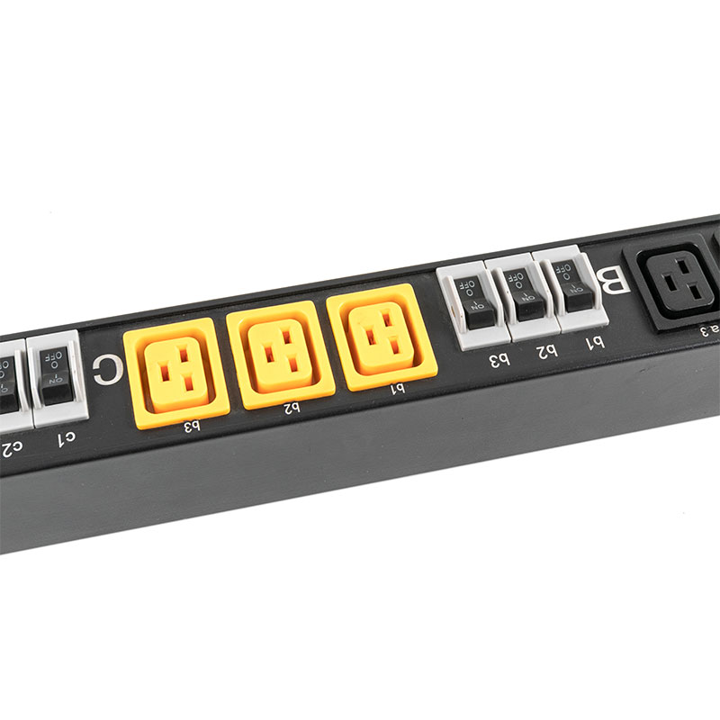 3-faset 10-udtag C13 C19 Vertikal Breaker Overbelastningsbeskyttelse Switched Rack Pdu