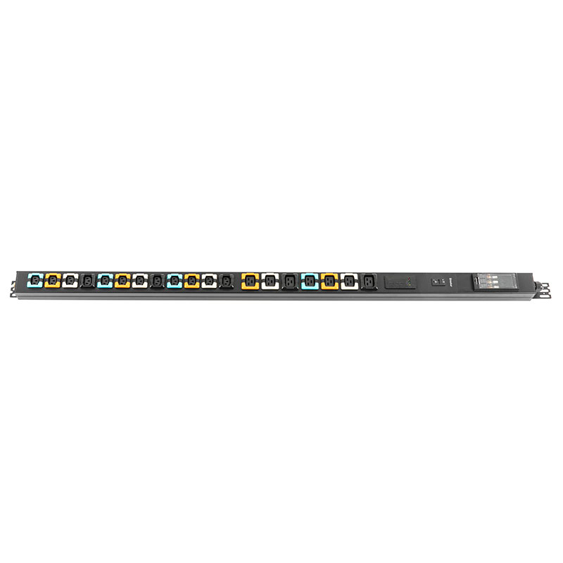 19-udtag C13 C19 Vertikal Breaker 3 SPD Switched Rack Pdu